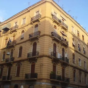 Panzió Cinquestelle, Nápoly