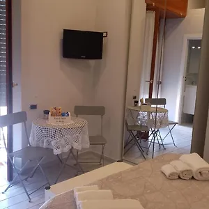 Apartman Elisabet, Nápoly
